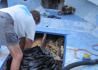 Fwd Bilge Cleanout