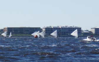 Leeward mark jibe